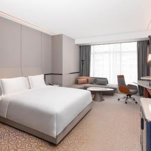 Standard King Room - Lounge Access/High Floor