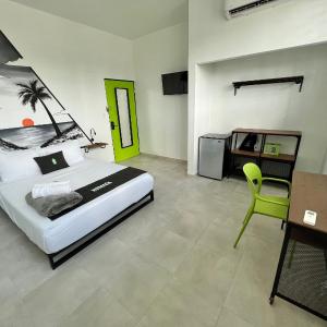 Deluxe Queen Room