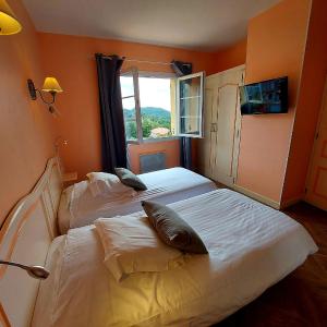 Twin Room with View