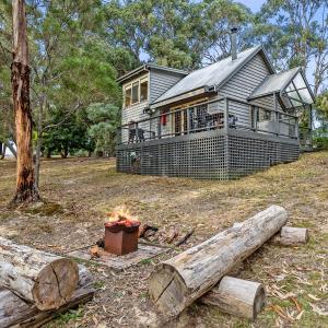 Sunrise Two-Bedroom Cottage with Spa Bath