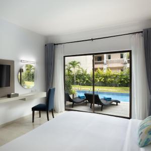 Deluxe Twin Room with Pool Access