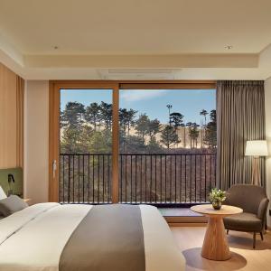  Deluxe Double Room + 2 Ticket Entrance for Aqua Garden
