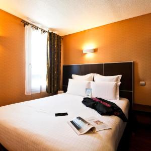1 Double Bed 1 Sofa Bed For 1 Child Or 1 Adult- Superior Room