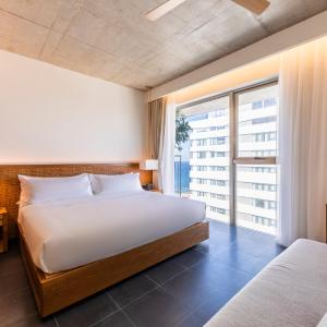 Deluxe Double with Partial Sea View