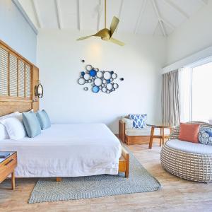Family Overwater Villa with Kids Bedroom