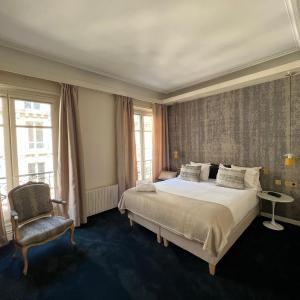 Deluxe Double or Twin Room with City View