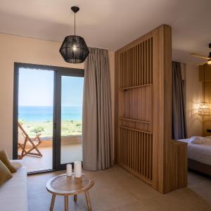 Deluxe Room with Balcony and Sea View