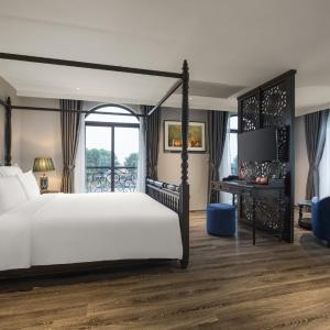 King Suite with Balcony