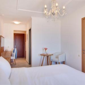 Superior Double Room with Balcony and Sea View