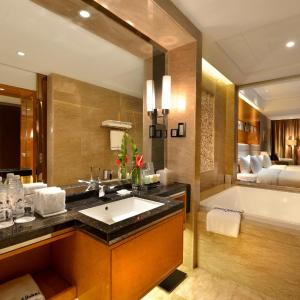Premier King Room - Smoking