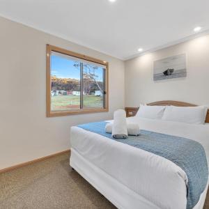 2 Bedroom Deluxe Cabin 