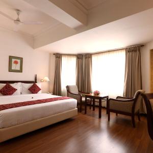 Deluxe Queen Room