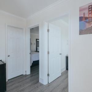 Deluxe Family Suite - Upstairs, Non-Smoking, No Pets