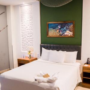 Deluxe Queen Room