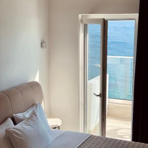 Triple Room with Sea View