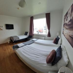 Basic Triple Room with Shared Bathroom