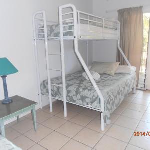 Brolga Room with Pool View and Shared Bathroom Facilities