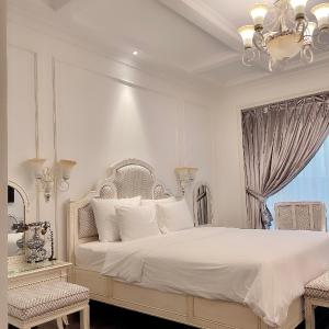 Deluxe Double Room with City View