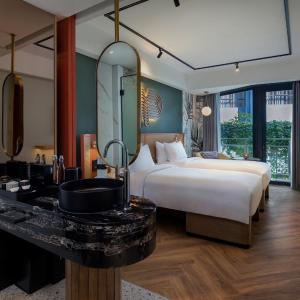 Comfort Twin Room with Balcony with Unlimited Self-Service Laundry