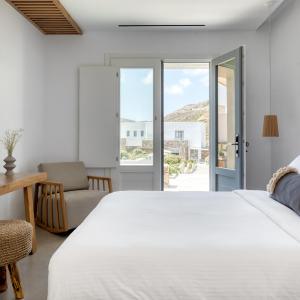 Deluxe Double Room with Pool View