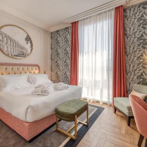 Superior Queen Room with View