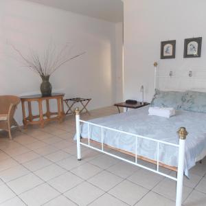 Sunbird Room with Pool View and Shared Bathroom Facilities
