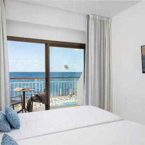 Twin Room with Frontal Sea View