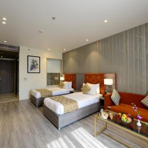 Twin Room with City View