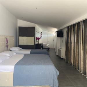 Triple Room with Sea View