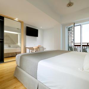 Double Room with Frontal Sea View