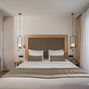 Double Room with Hot Tub (2 Adults)