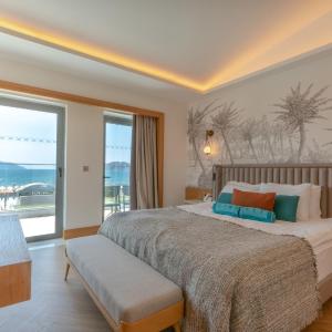 Premium Family Suite with Pool