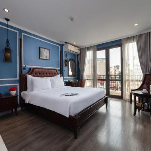 Junior Suite with Balcony