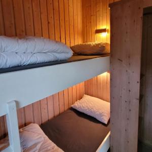 Cottage with Shared Bathroom