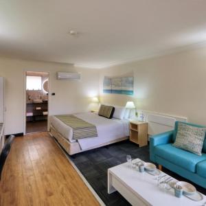 Deluxe Suite with Spa Bath
