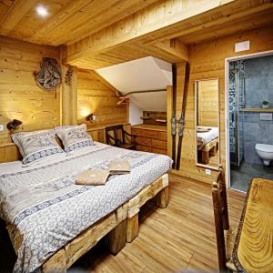 Suite with Mountain View
