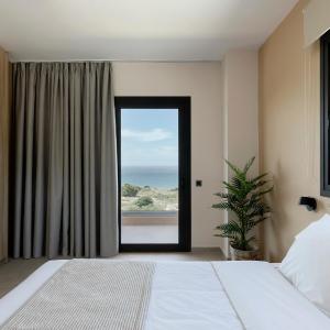 Superior Room with Balcony and Sea View