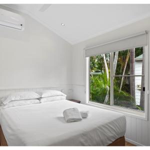 Deluxe 2 Bedroom Cabin - Sleeps 4