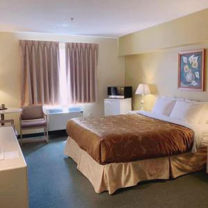 Standard Queen Room