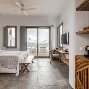 Deluxe Suite with Private Jacuzzi & Sea View