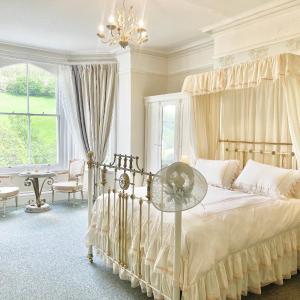 King Room with Mountain View