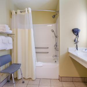 Queen Room - Disability Access