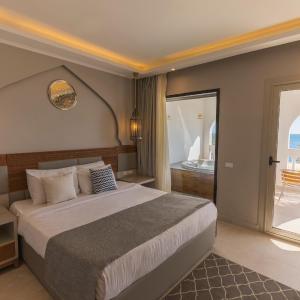 Executive Jacuzzi Suite Sea View- Posh Club