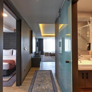 Two-Bedroom Suite with Kitchenette