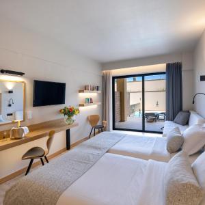 Superior Double Room Semi-Basement with Private Pool