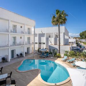 Double Room with Pool View
