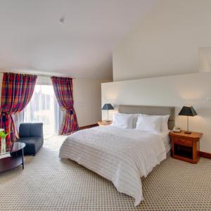 Premium Suite with Aqua Pool Access
