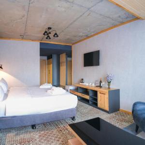 Deluxe Double or Twin Room with Balcony