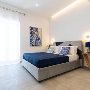 Deluxe Double Room with Balcony and Sea View