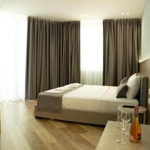 Deluxe Double Room with Balcony and Sea View